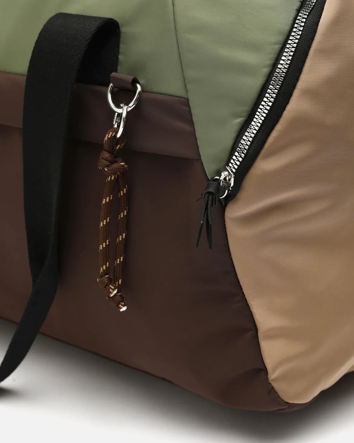 Bolsa fin de semana en nylon con bandolera extraíble