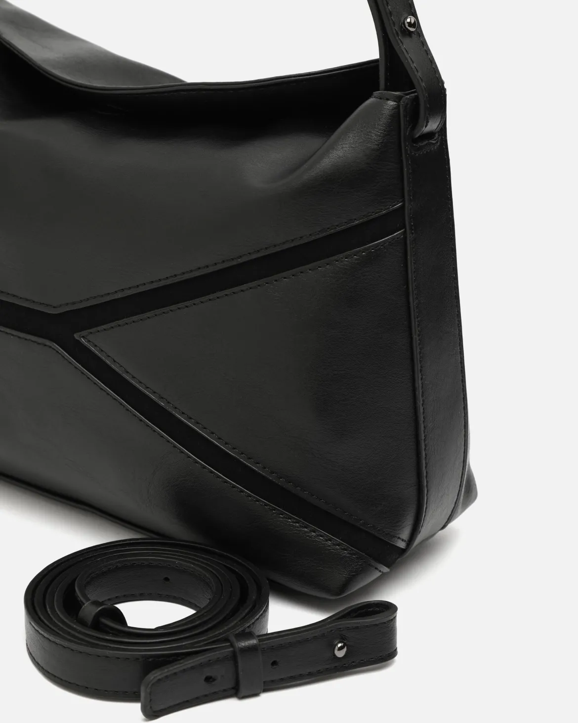 Bolso de hombro con asa bandolera extraíble
